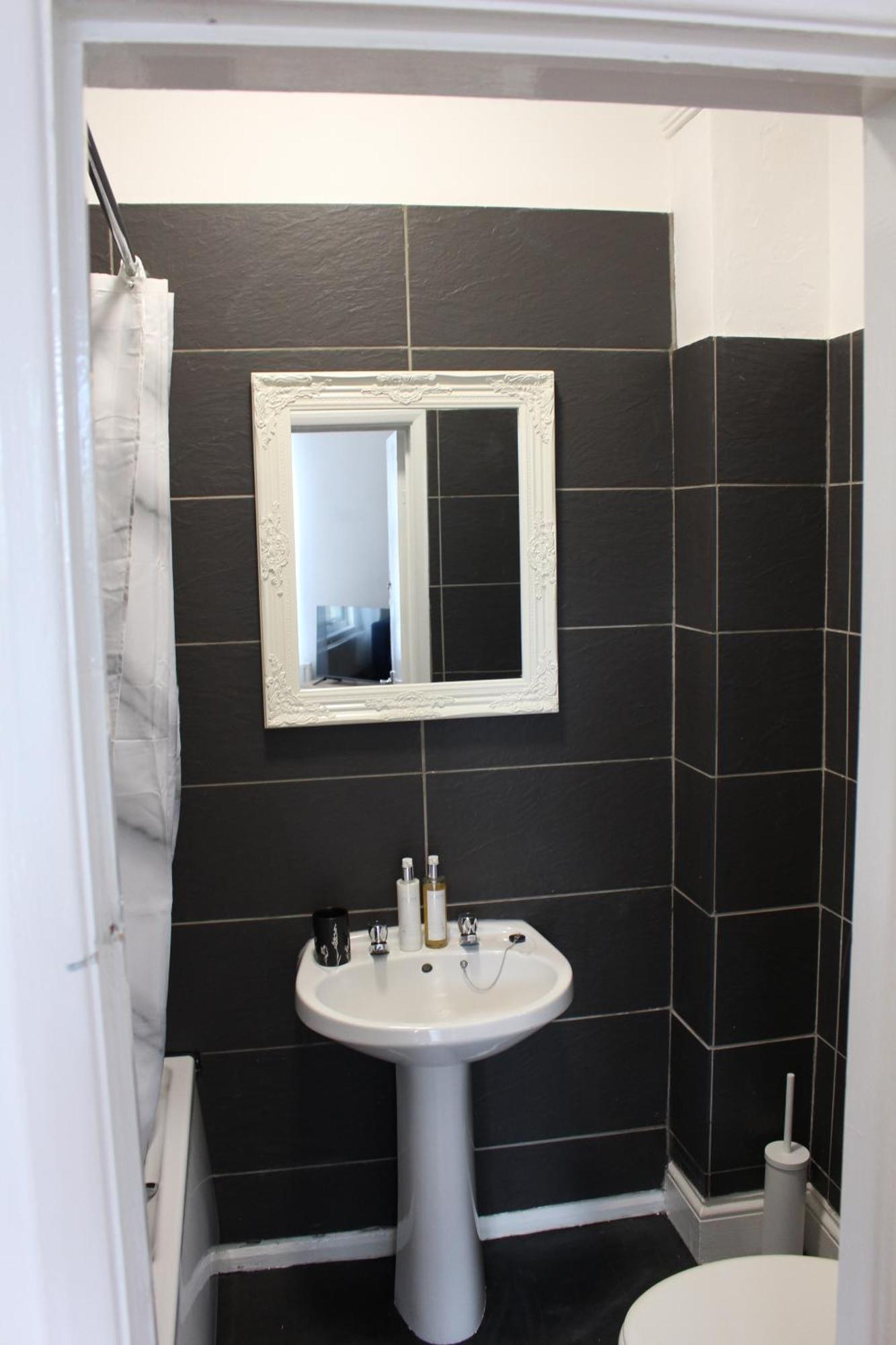 דירות לידס Flat 5, Westhill מראה חיצוני תמונה