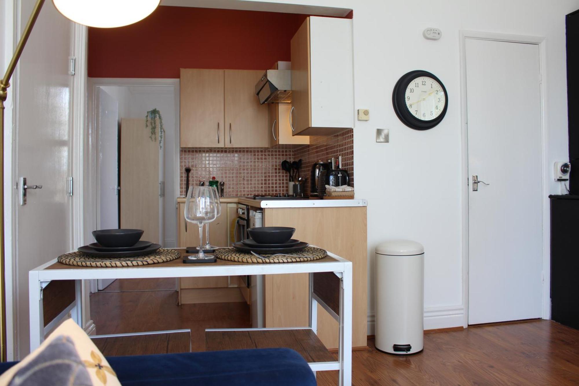דירות לידס Flat 5, Westhill מראה חיצוני תמונה
