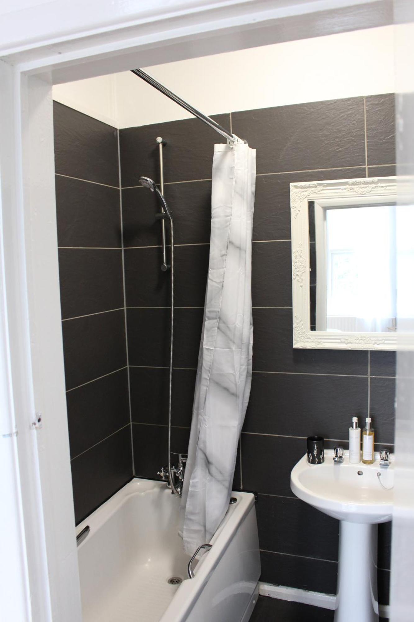 דירות לידס Flat 5, Westhill מראה חיצוני תמונה
